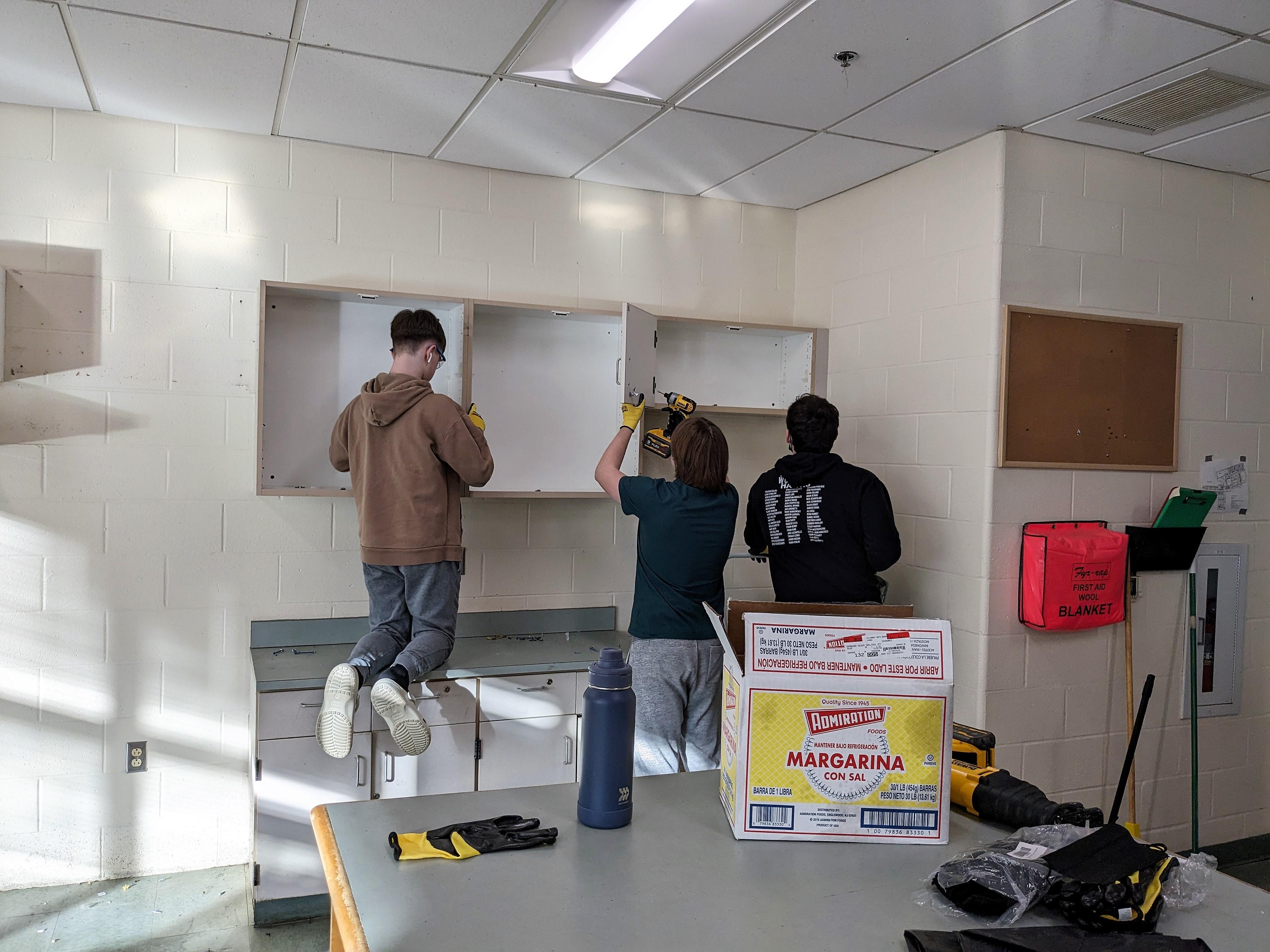 students in construction class